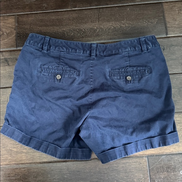 ❤️3/$30 Banana Republic City Chino Navy Blue Women's Shorts - Picture 2 of 8